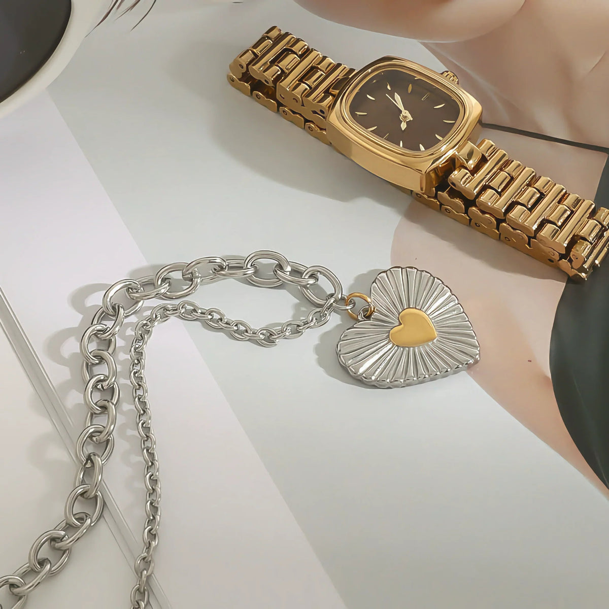 [Royal&Vicky]ジュディス ツートーン ハートペンダント