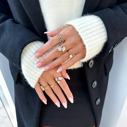 {
  "Royal&Vicky": "ロイヤル＆ヴィッキー",
  "Chastity Diamond Ring Stack": "チャスティティ ダイヤモンド リング スタック"
}