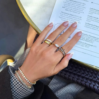 {
  "Royal&Vicky": "ロイヤル＆ヴィッキー",
  "Chastity Diamond Ring Stack": "チャスティティ ダイヤモンド リング スタック"
}