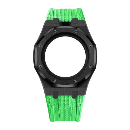 Uhrenarmband mit Vollverkleidung aus Stahlgehäuse und Fluorelastomer-Armband