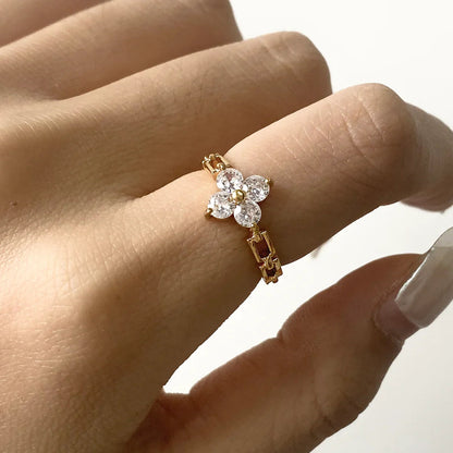 [Royal&Vicky] クレスティーヌ・ダイヤモンド・ペタル・リング