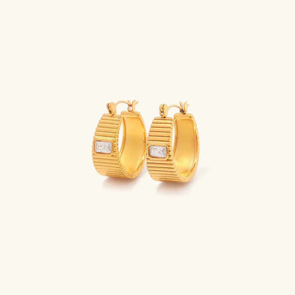 [ロイヤル＆ヴィッキー]キャロル ゴールドフープピアス