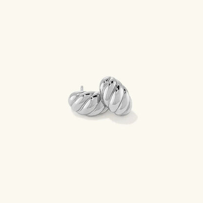[Royal&Vicky]クロワッサンハギーピアス