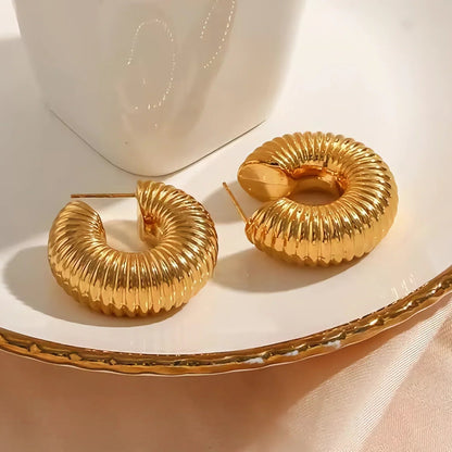 {
  "[Royal&Vicky]Aubrey Textured Gold Hoops": "[Royal&Vicky] オーブリー テクスチャード ゴールドフープ"
}