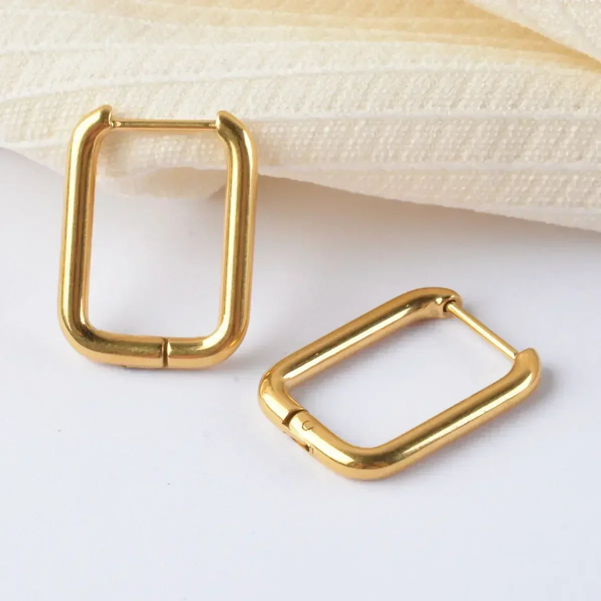 [Royal&Vicky]Ambrielle Gold U-Creolen
