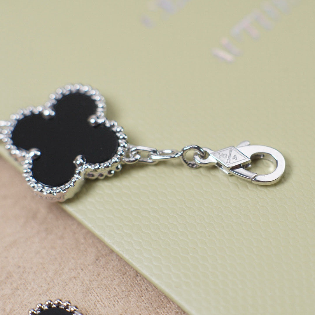 [ROYAL]CLOVER 5 MOTIF ONYXS  BRACELET SILVER