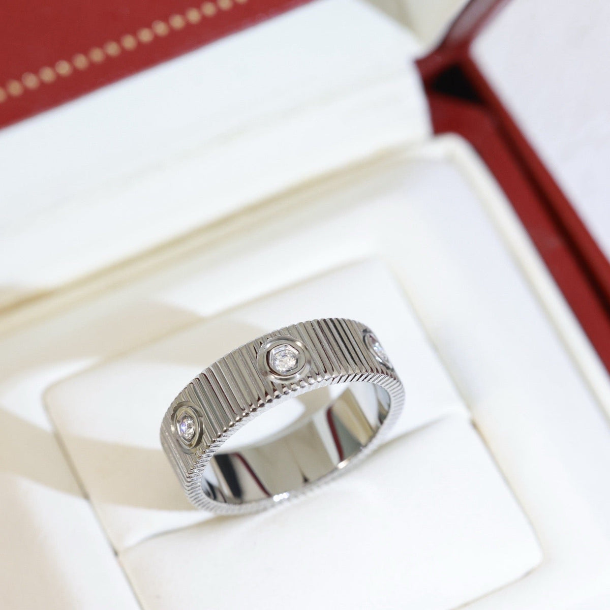 [Royal&Vicky]LOVE 6.5MM UNLIMITED RING, 6 DIAMONDS