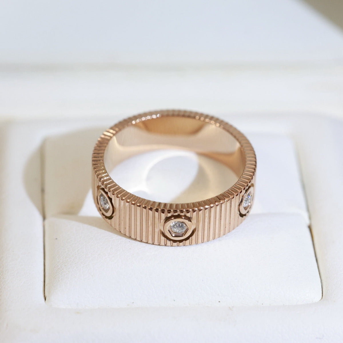 [Royal&Vicky]LOVE 6.5MM UNLIMITED RING, 6 DIAMONDS
