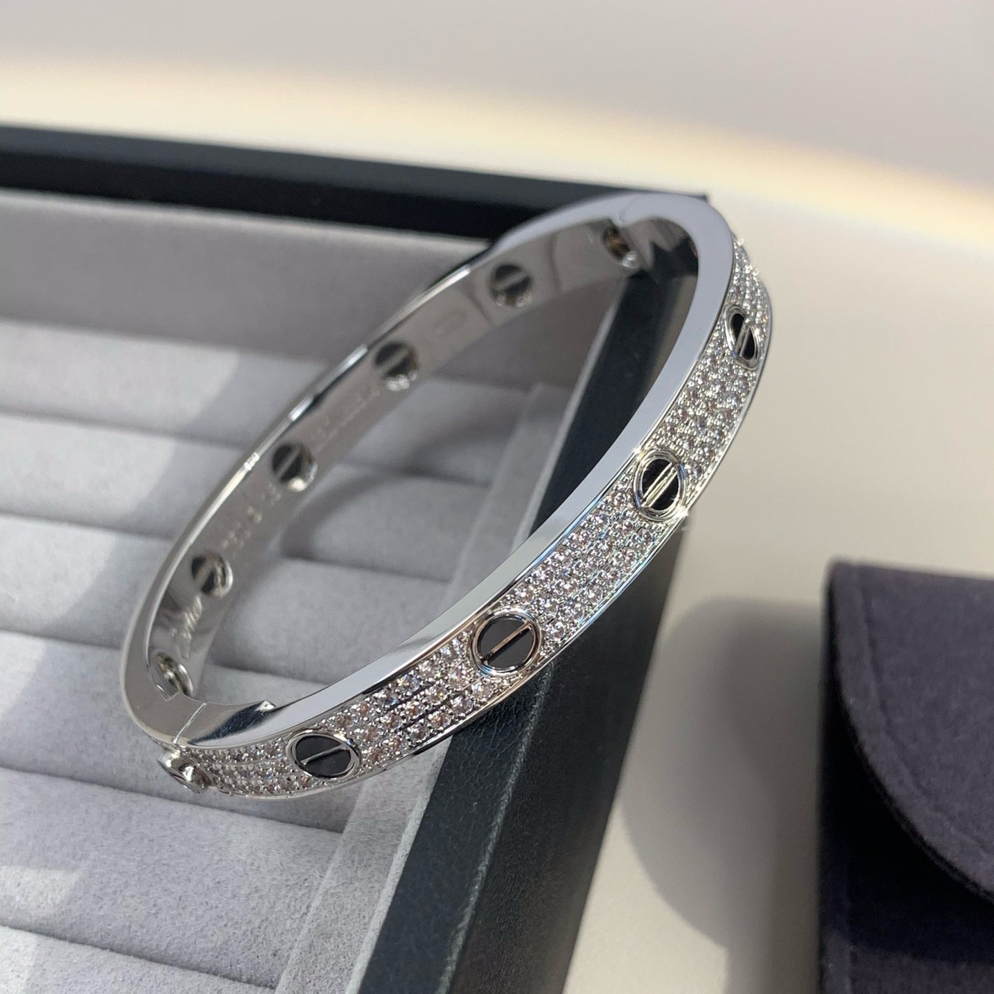 [LUXE]LOVE ARMBAND 6,1MM DIAMANTBESATZ KERAMIK 