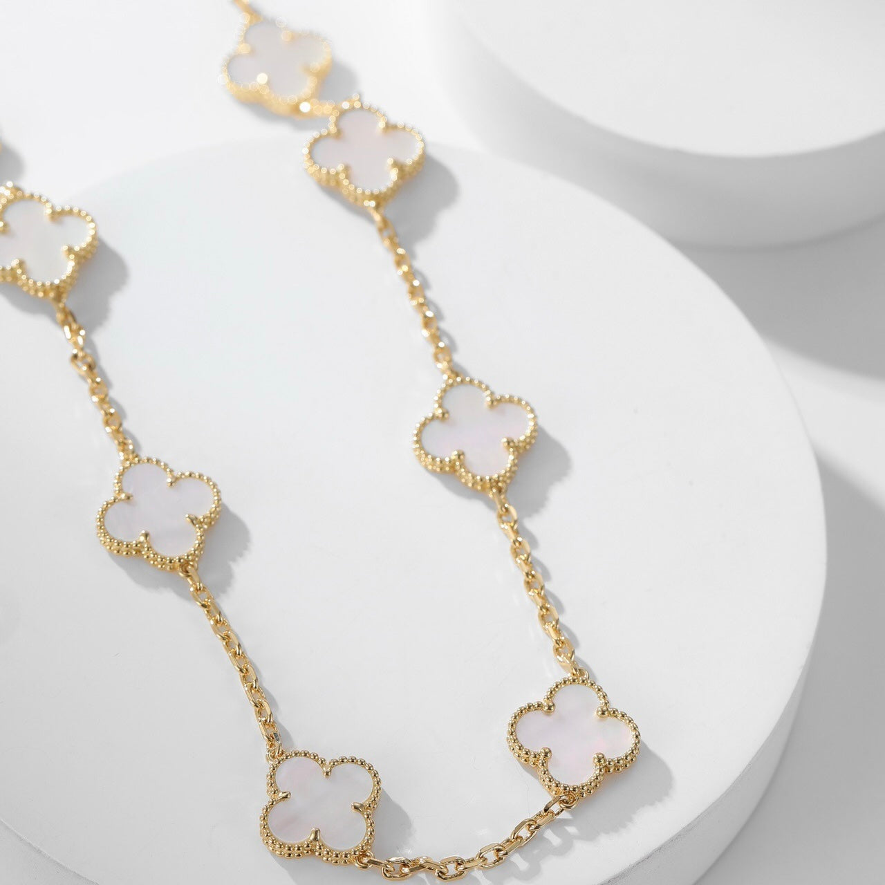 [ROYAL]CLOVER 10 MOTIFS WHITE MOTHER OF PEARL NECKLACE