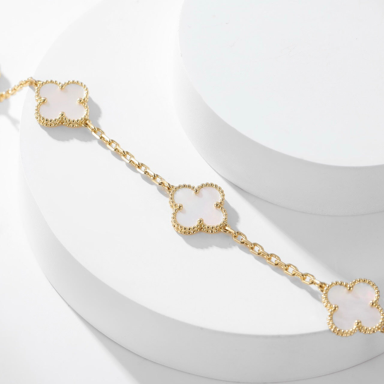 [ROYAL]CLOVER 10 MOTIFS WHITE MOTHER OF PEARL NECKLACE