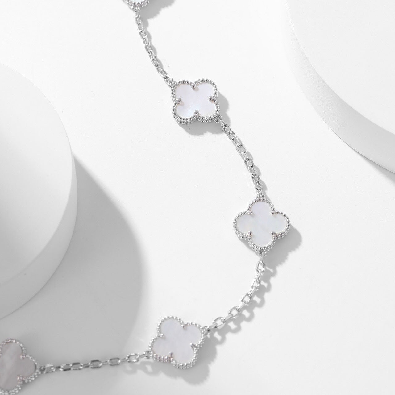 [ROYAL]CLOVER 10 MOTIFS WHITE MOTHER OF PEARL NECKLACE