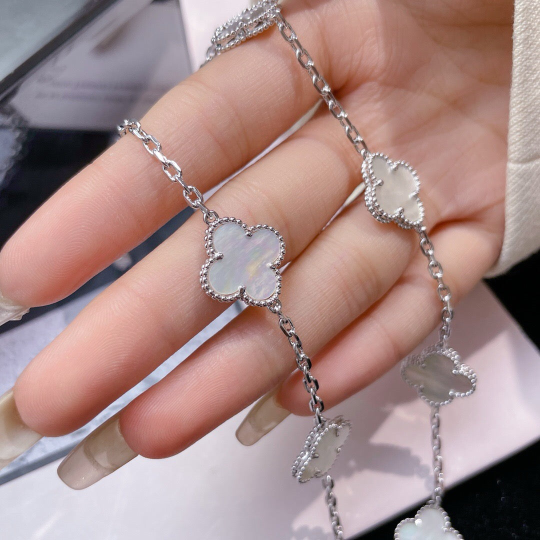 [ROYAL]CLOVER 10 MOTIFS WHITE MOTHER OF PEARL NECKLACE