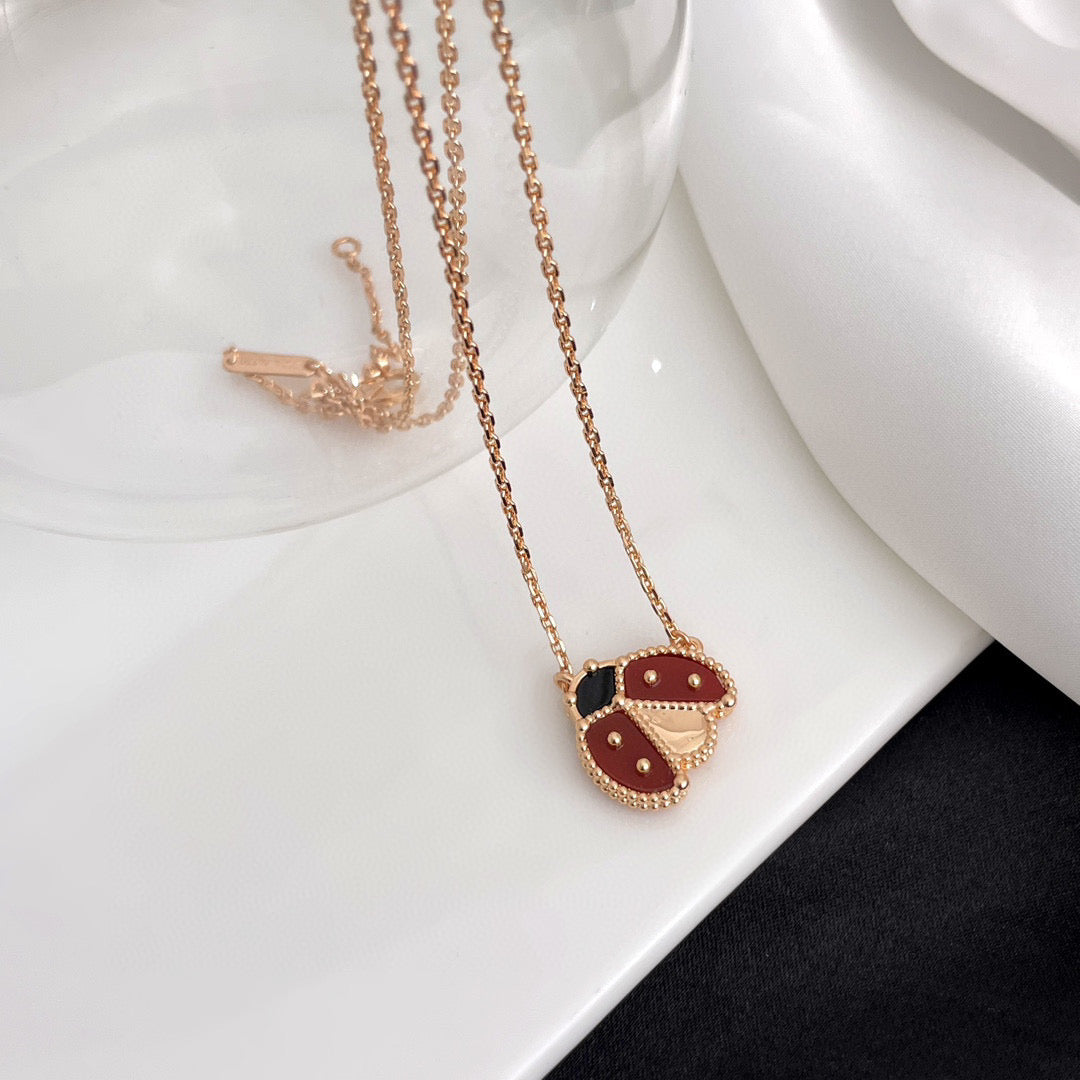 [ROYAL]LUCKY  CARNELIANS LADYBUG NECKLACE