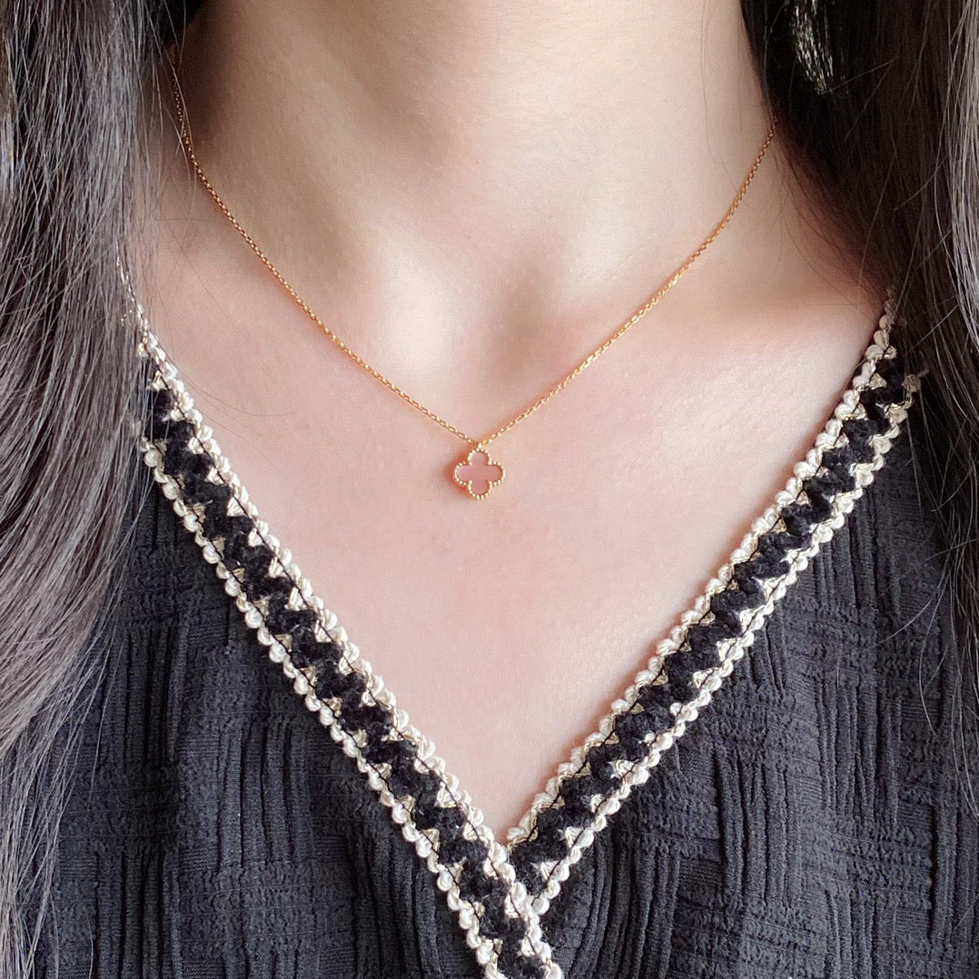[Royal&Vicky]CLOVER 9.5MM PINK MOTHER OF PEARL SINGLE FLOWER NECKLACE