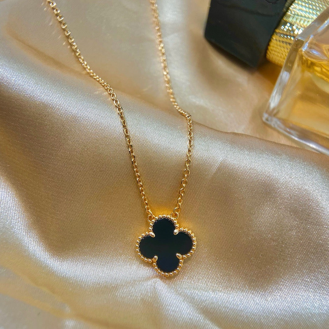 [ROYAL]CLOVER 15MM BLACK ONYX SINGLE FLOWER NECKLACE