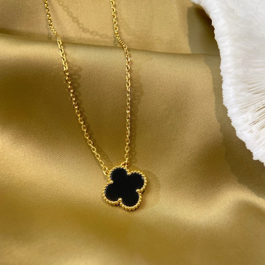 CLOVER 15MM BLACK ONYX SINGLE FLOWER NECKLACE