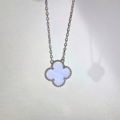 [ROYAL]CLOVER 15MM BLUE CHALCEDONY NECKLACE SILVER