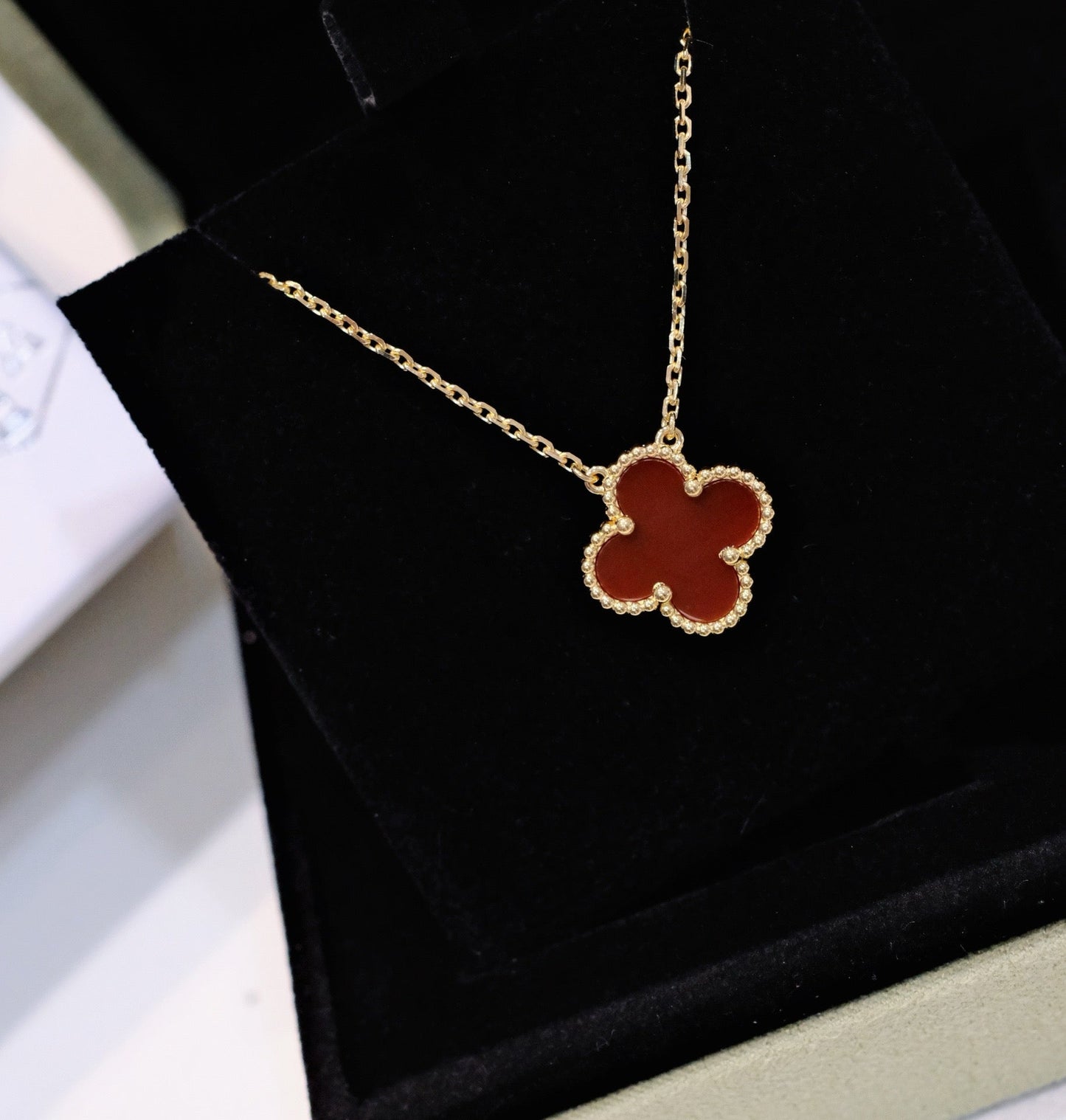 [ROYAL]CLOVER 15MM CARNELIAN SINGLE FLOWER NECKLACE