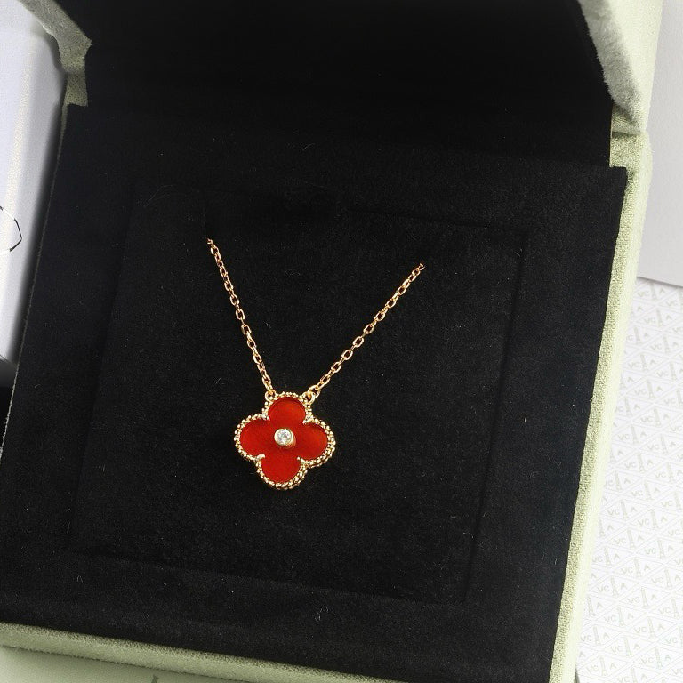 [ROYAL]CLOVER 15MM DIAMOND CARNELIAN NECKLACE