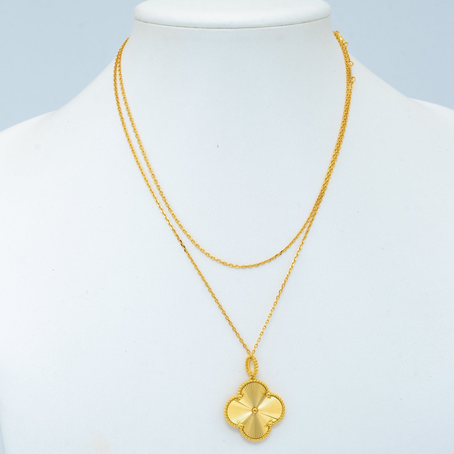 [ROYAL]CLOVER 25MM PEDANT NECKLACE GOLD