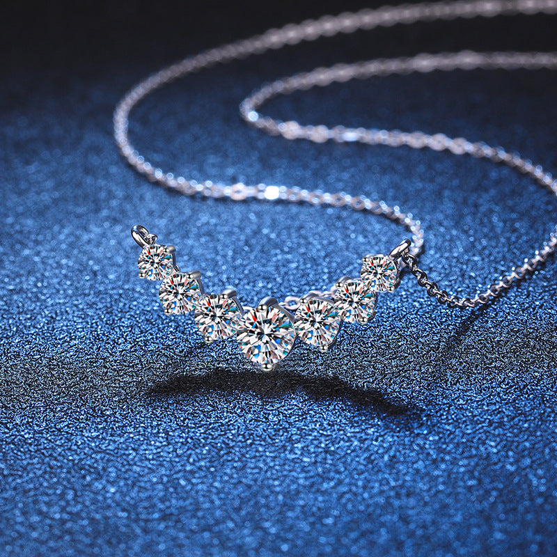 [[Royal&Vicky]MINIMALIST CURVED SMILE MOISSANITE NECKLACE