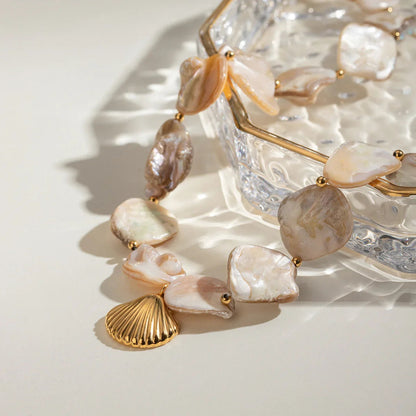 {
  "[Royal&Vicky]Aquamarine Seashell Necklace": "[Royal&Vicky] アクアマリン・シーシェルネックレス"
}
