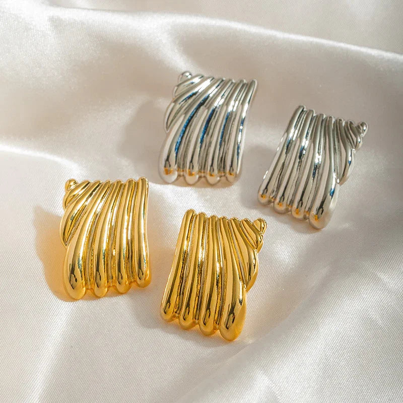 [Royal&Vicky]アリサ ゴールドピアス