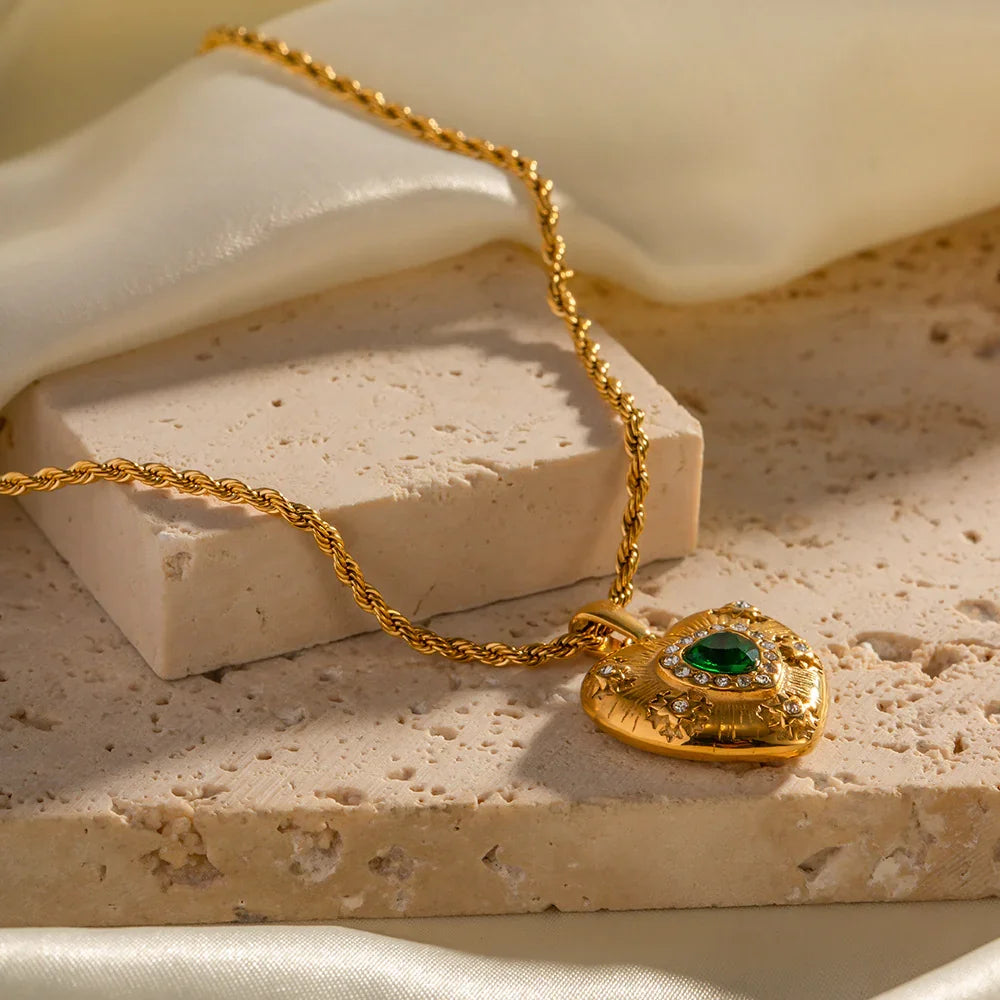 {"[Royal&Vicky]Caelus Gold Heart Necklace"}