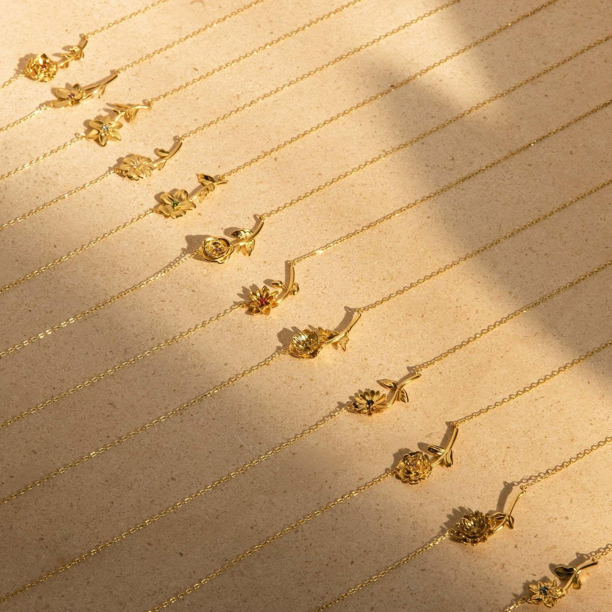 [Royal&Vicky]Maribelle Birth Flower Gold Necklace