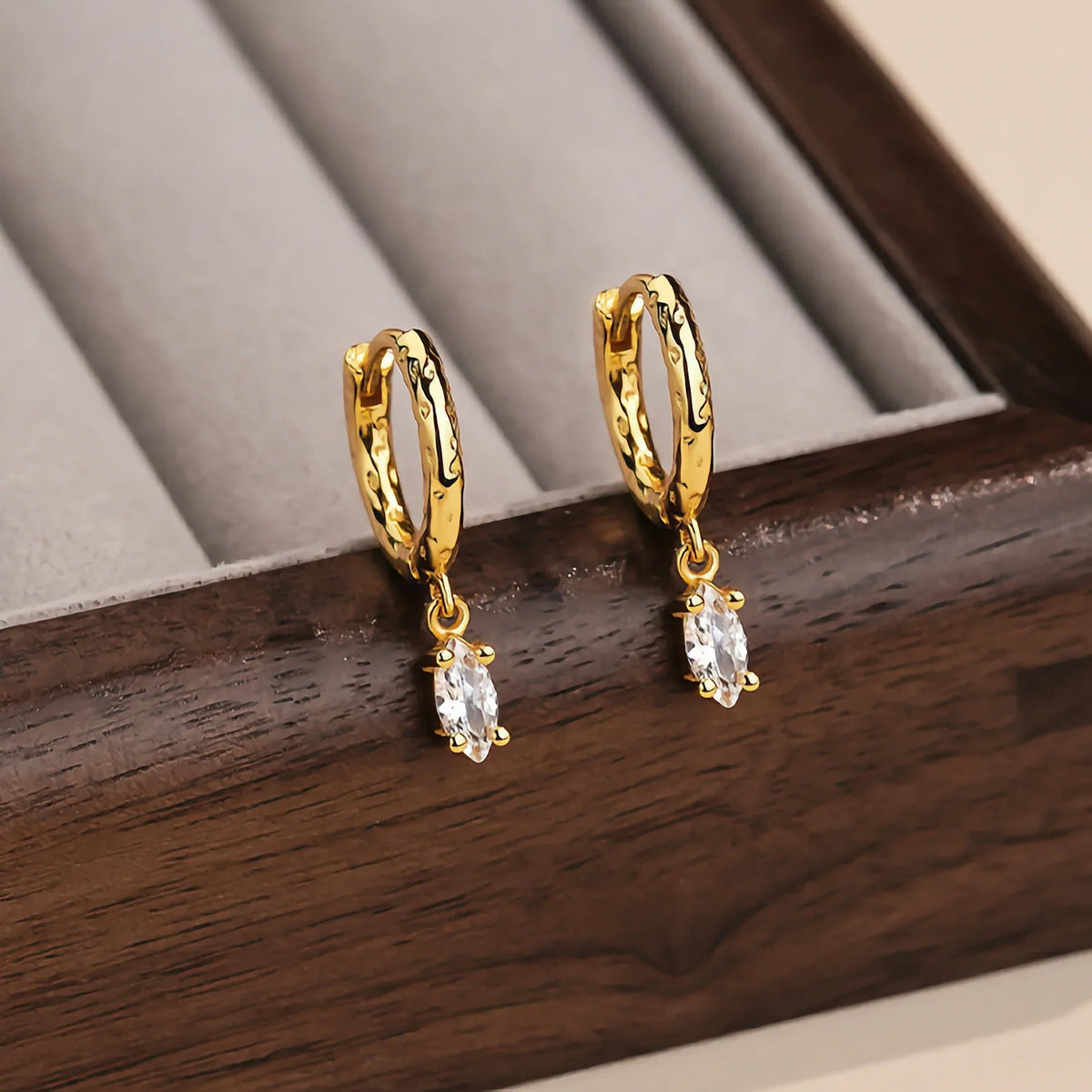 [Royal&Vicky]Shayla Gehämmerte Diamant-Creolen