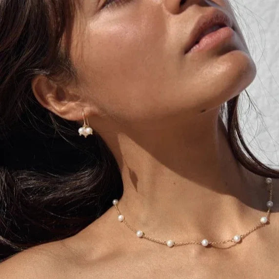 {
  "Royal&Vicky": "Royal&Vicky",
  "Nora Gold Pearl Necklace": "ノラ ゴールドパールネックレス"
}