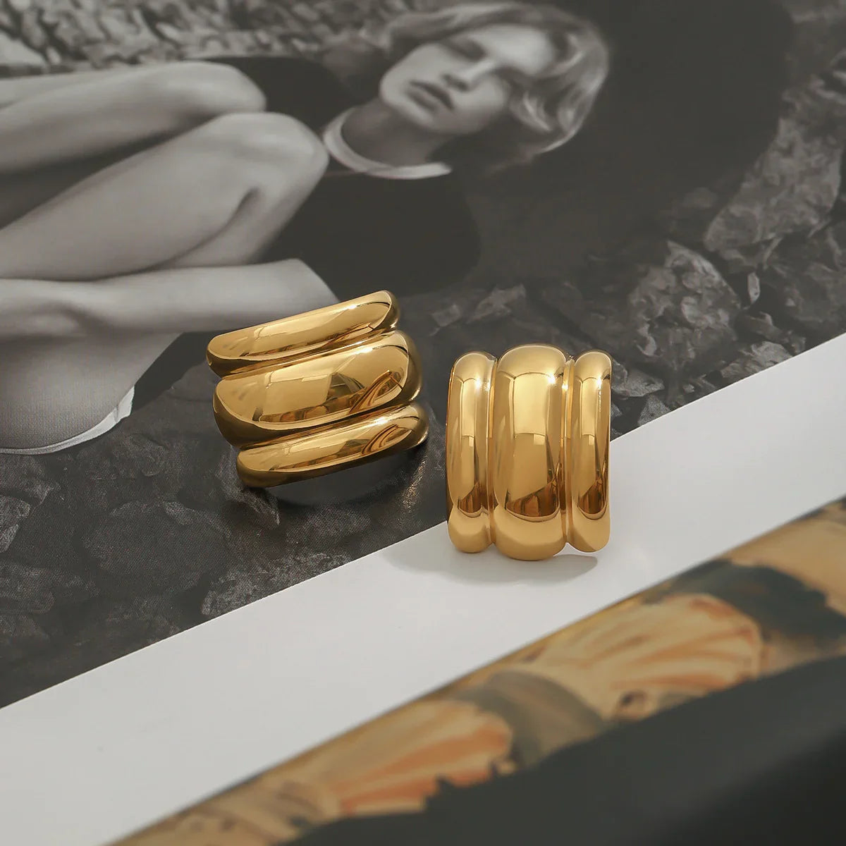 [Royal&Vicky]Angela Gold Arch Earrings