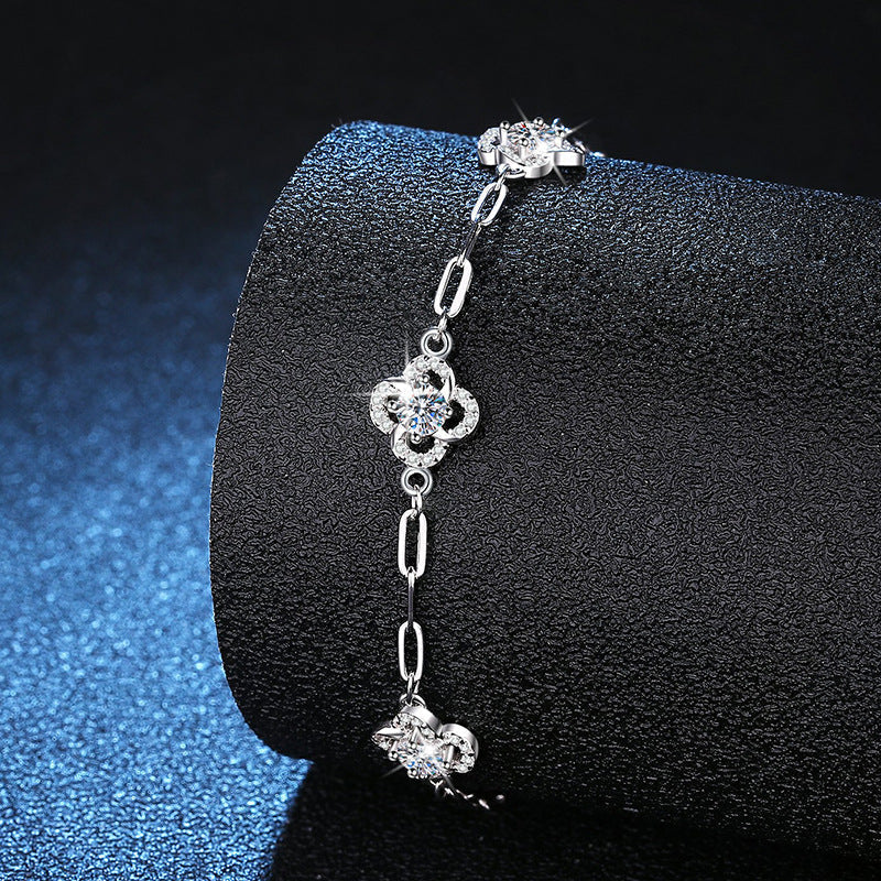 [Royal&Vicky]TRIPLE-CLOVER MOISSANITE BRACELET