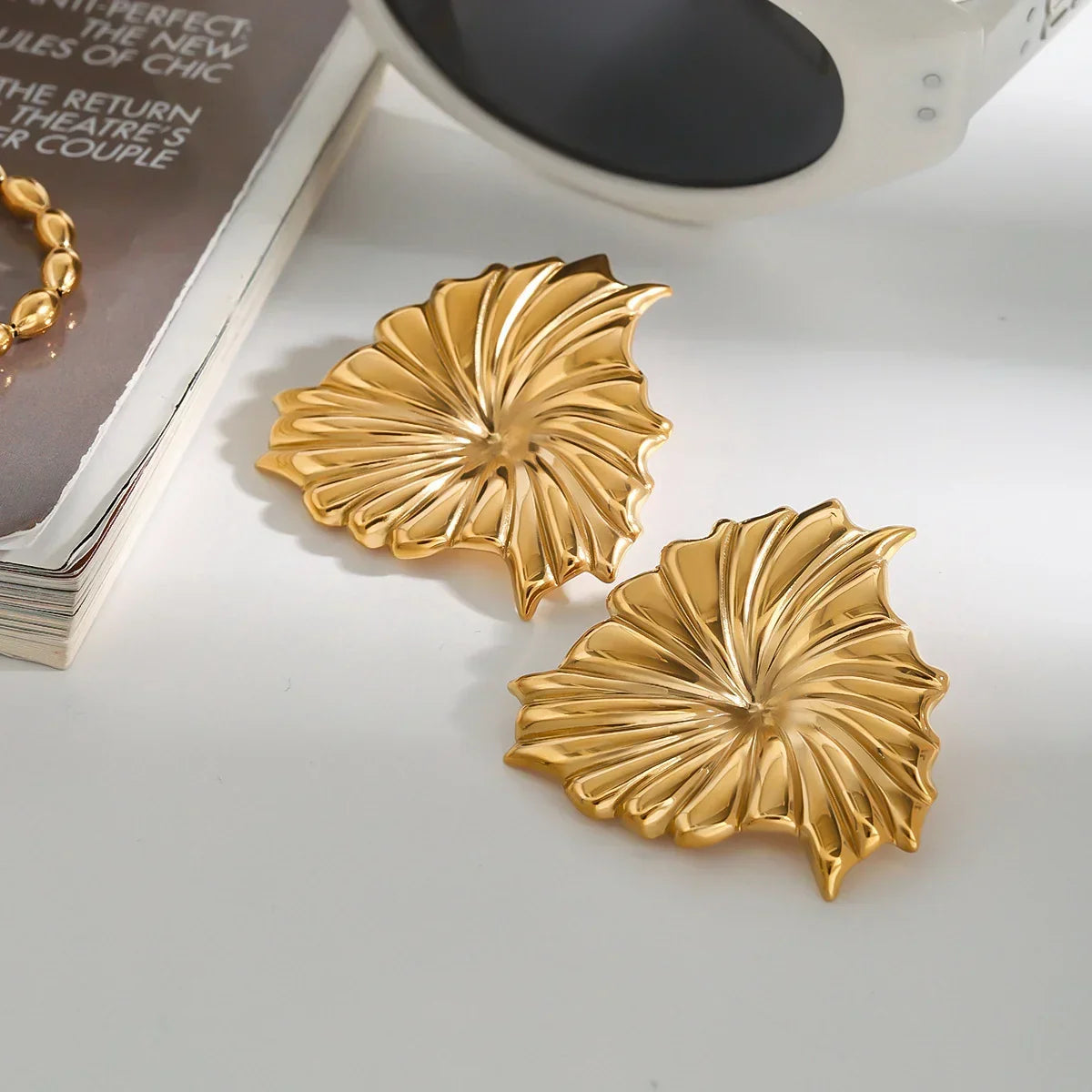 [Royal&Vicky]Rafaela Skulpturale Blüten-Ohrringe in Gold