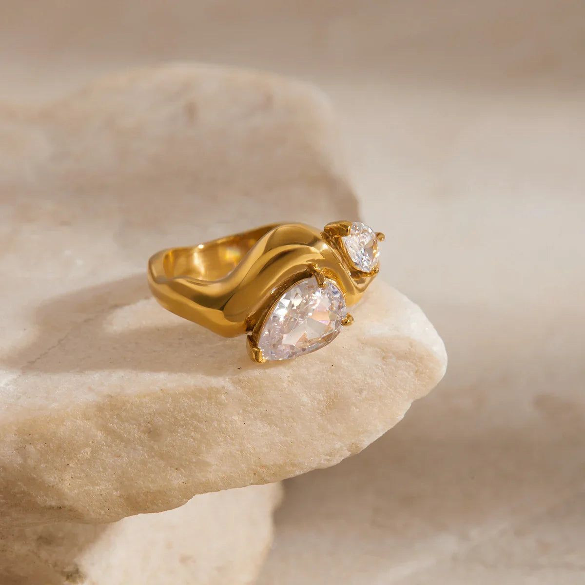 [Royal&Vicky]Soletta Diamond Teardrop Goldring