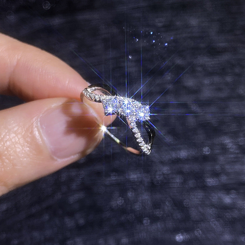 [Royal&Vicky]INTERTWINING LOVE MOISSANITE RING