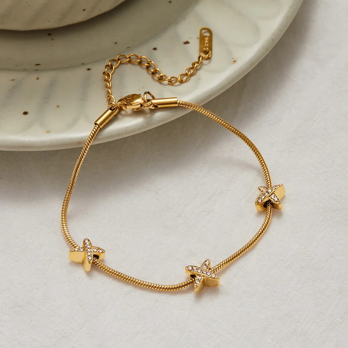 [Royal&Vicky]Brienne Diamant-Kreuz-Fischgrätenarmband
