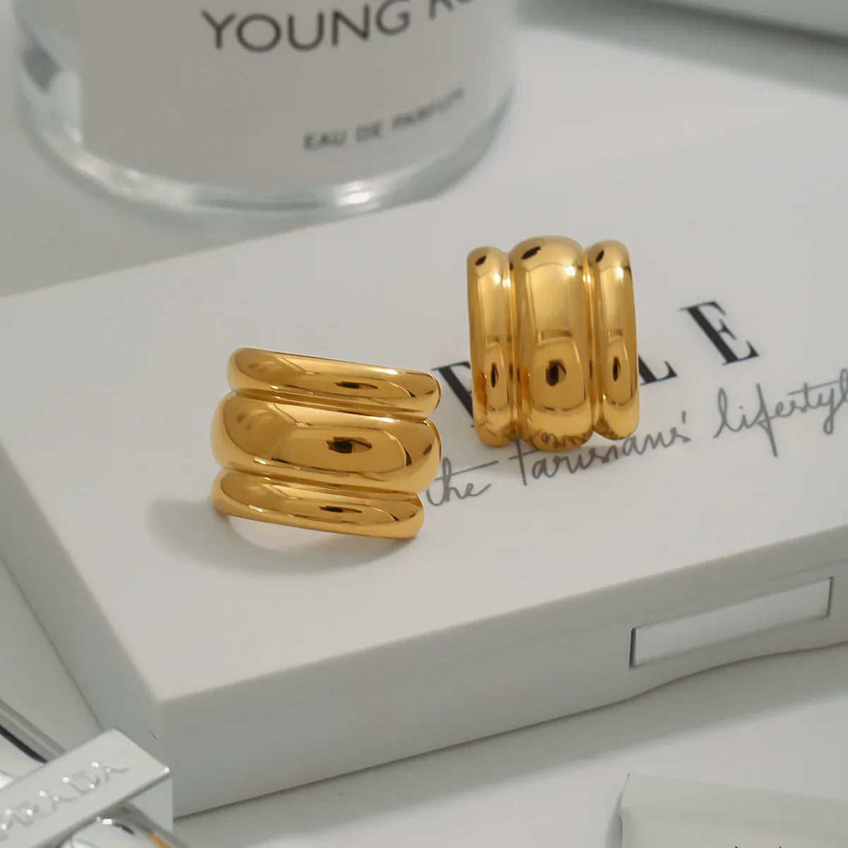 [Royal&Vicky]Angela Gold Arch Earrings