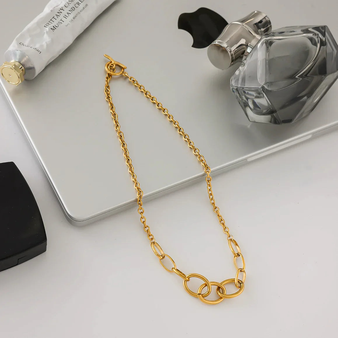 [ロイヤル＆ヴィッキー]レネルゴールドチェーンネックレス