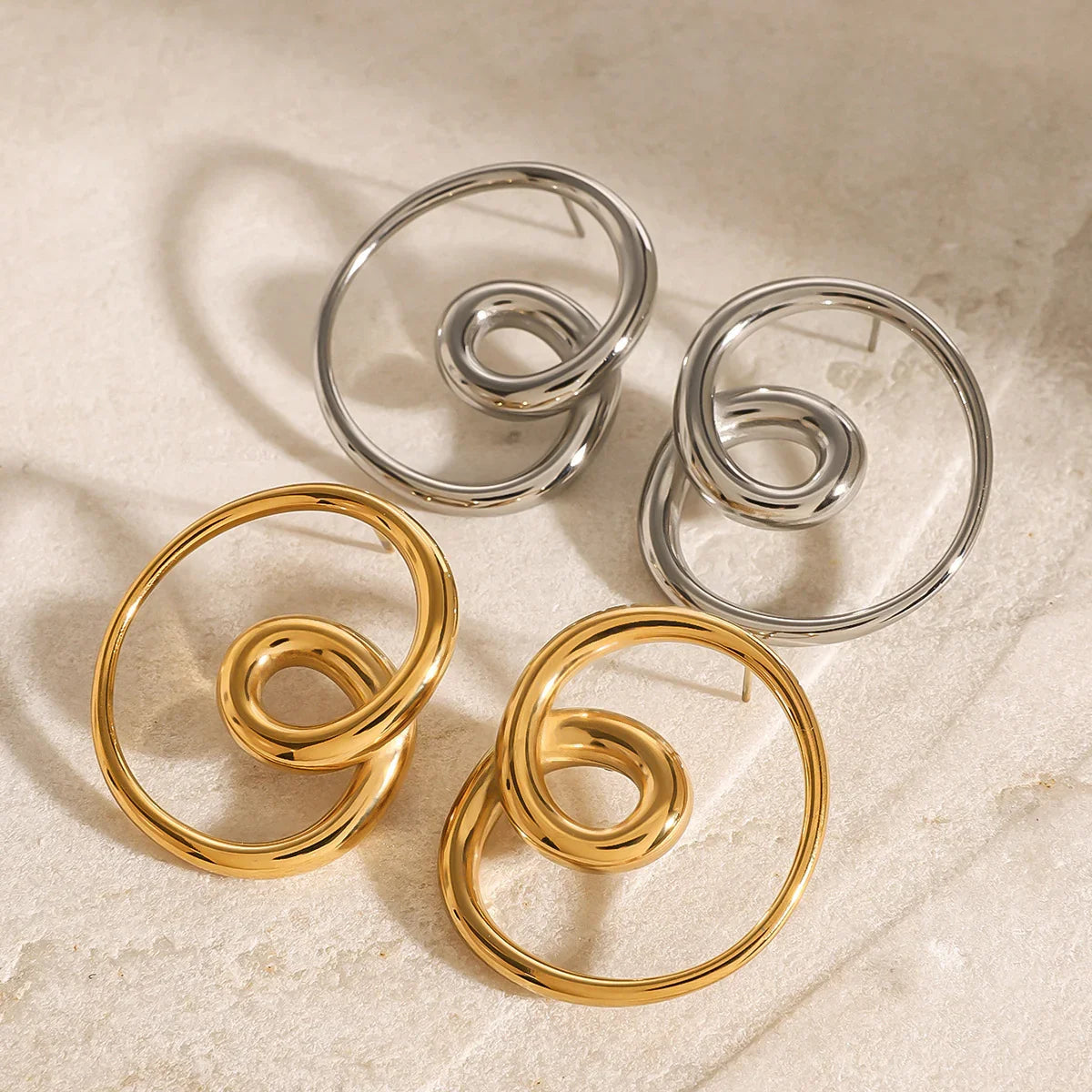 [Royal&Vicky]アンジェリーク・ゴールデンツイストピアス