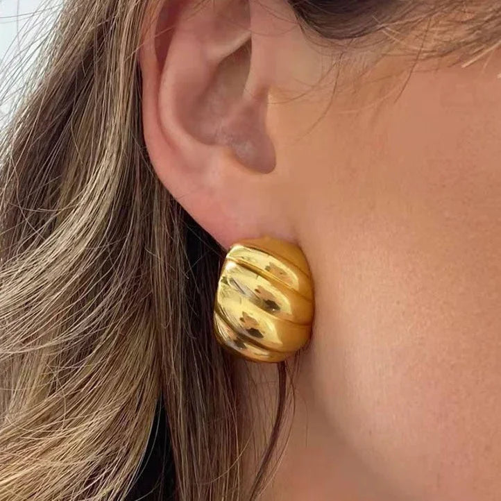 {
  "[Royal&Vicky]Kelsey Gold Earrings": "[ロイヤル＆ヴィッキー]ケルシー ゴールドピアス"
}