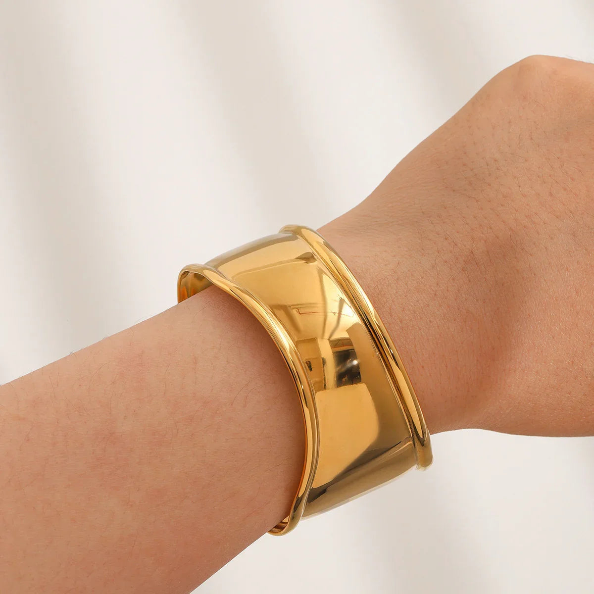 [Royal&Vicky]Nellie Smooth Gold Cuff