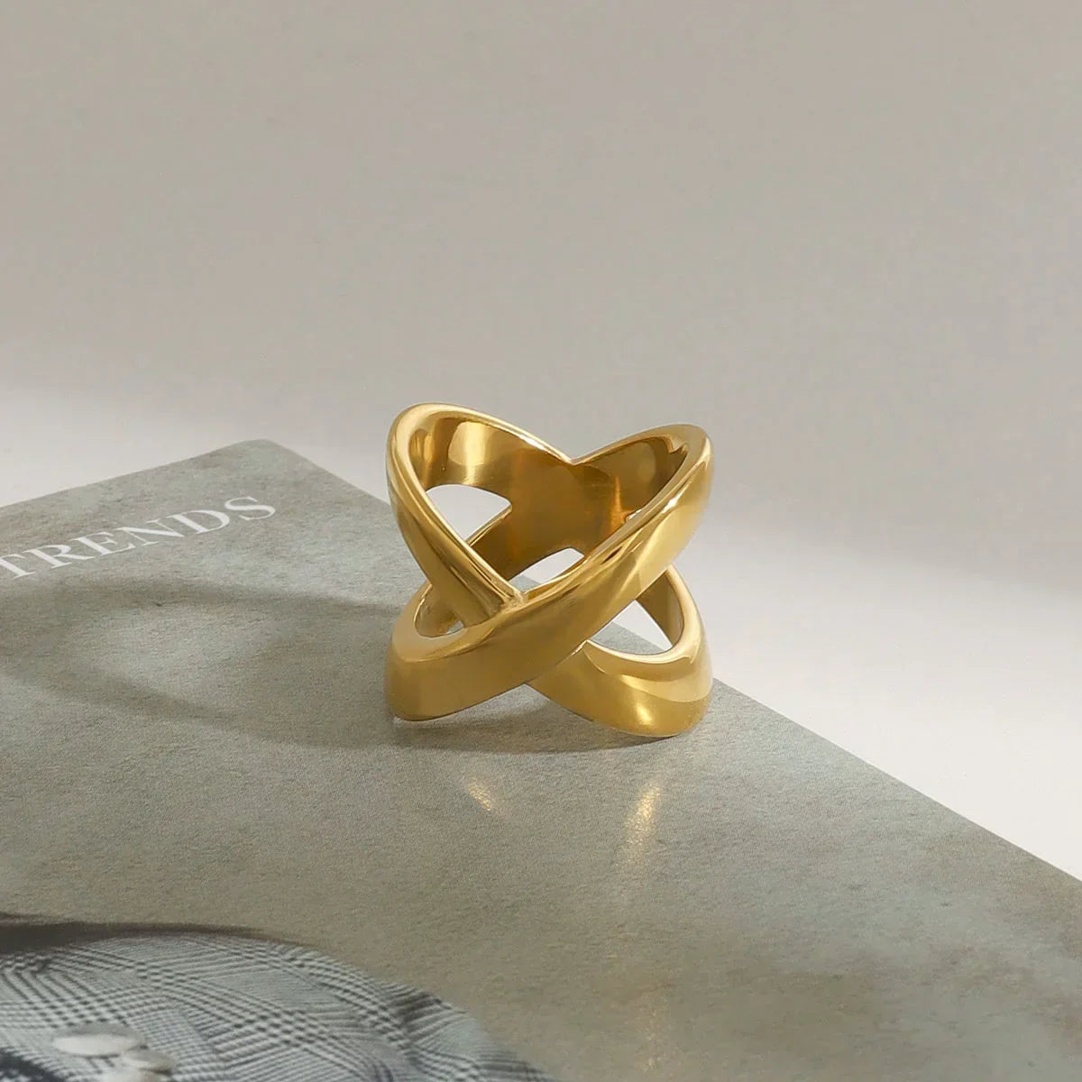 [Royal&Vicky]Goldener Kreuzring Carolyn