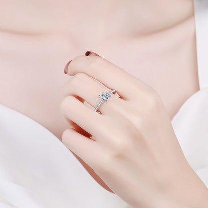 [Leaves]エレガントなプリンセスカット モアッサナイト婚約指輪