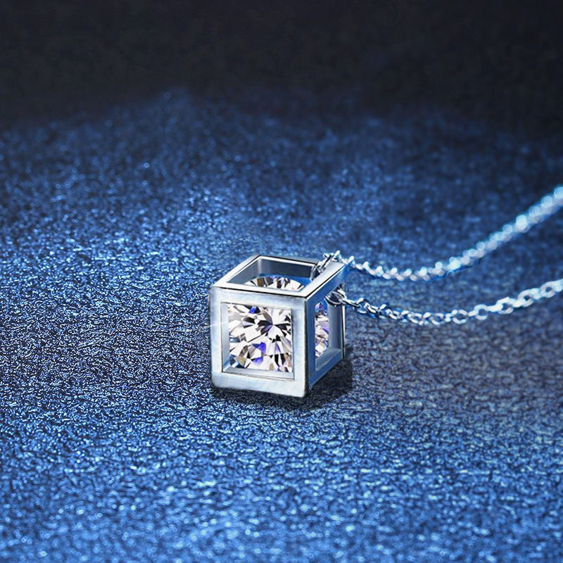 [Royal&Vicky]GEOMETRIC SUGAR-CUBE MOISSANITE NECKLACE