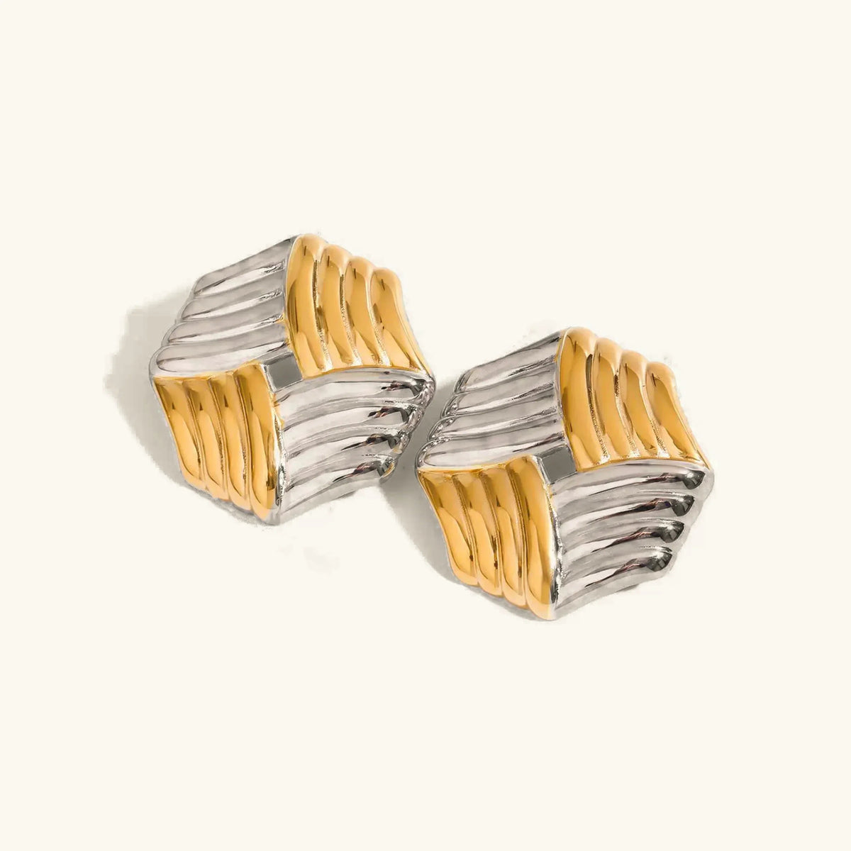 [Royal&Vicky]ヴァネッサ クリスカット ゴールドピアス