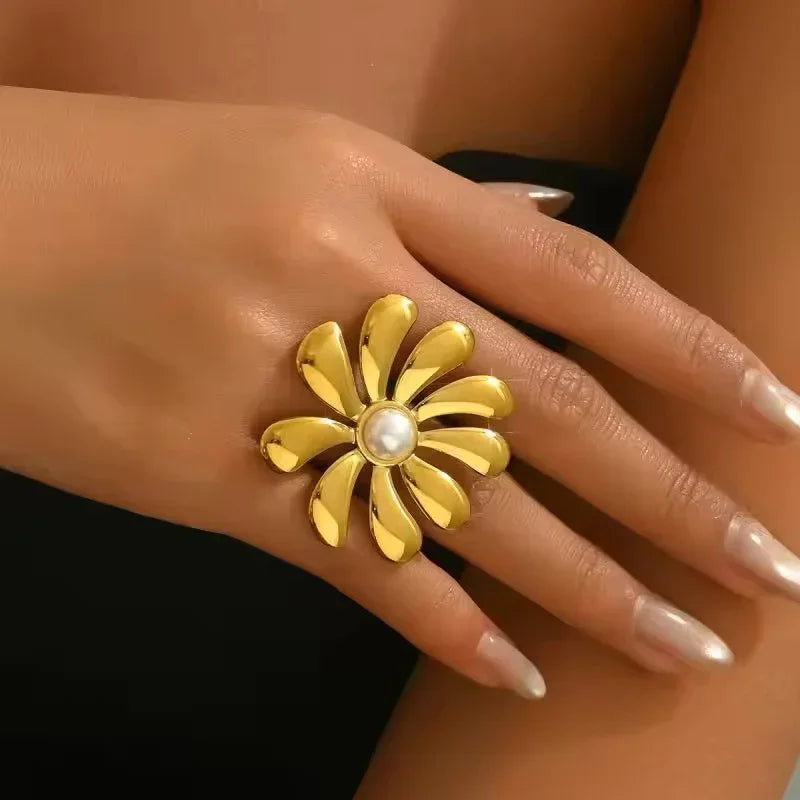{
  "Royal&Vicky": "Royal&Vicky",
  "Bellemare Floral Gold Ring": "ベルメール・フローラル・ゴールドリング"
}