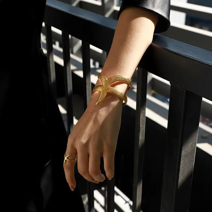 {"[Royal&Vicky]Annika Gold Starfish Cuff"}