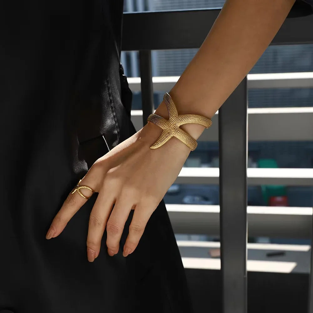 {"[Royal&Vicky]Annika Gold Starfish Cuff"}